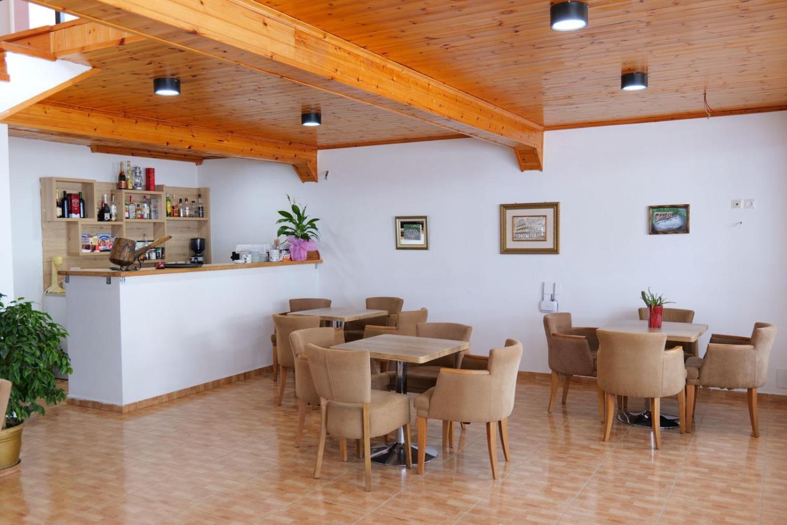 Hotel Eden Sarandë エクステリア 写真