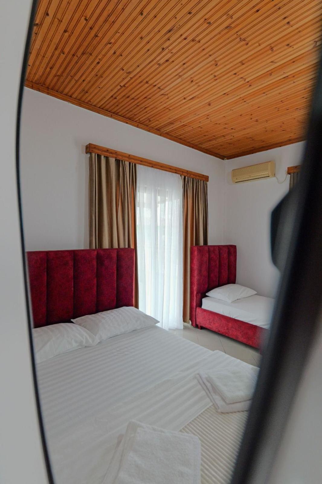 Hotel Eden Sarandë エクステリア 写真