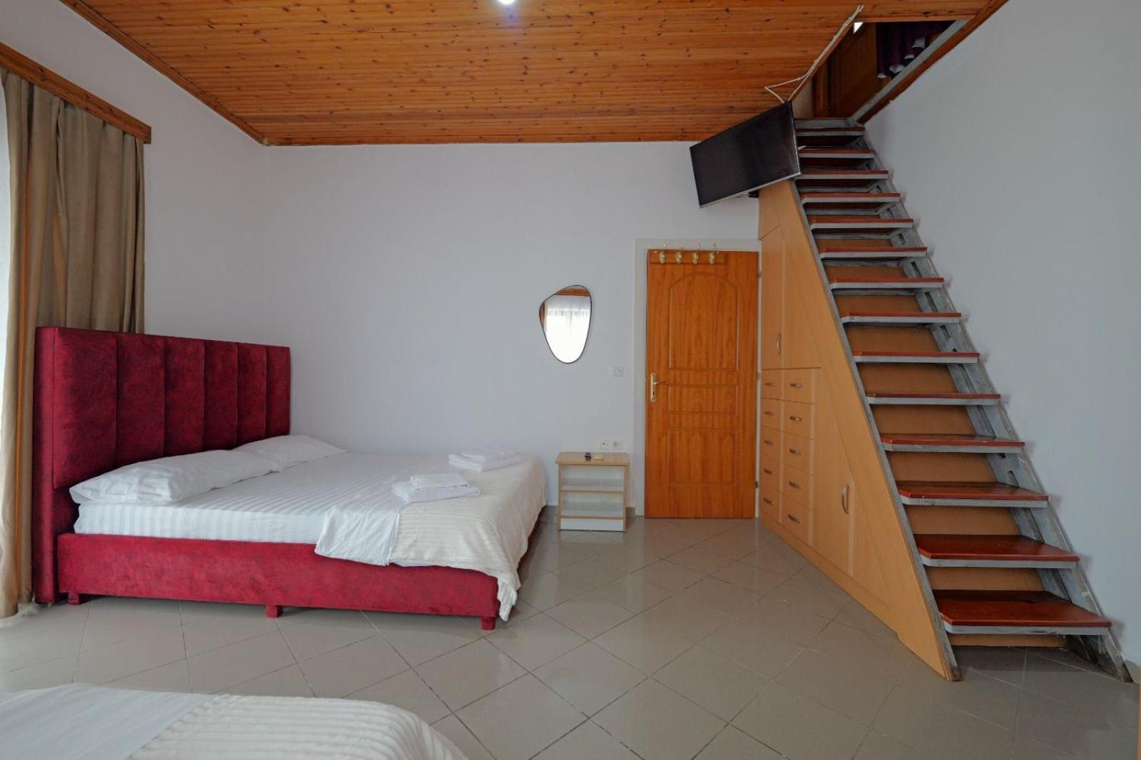 Hotel Eden Sarandë エクステリア 写真
