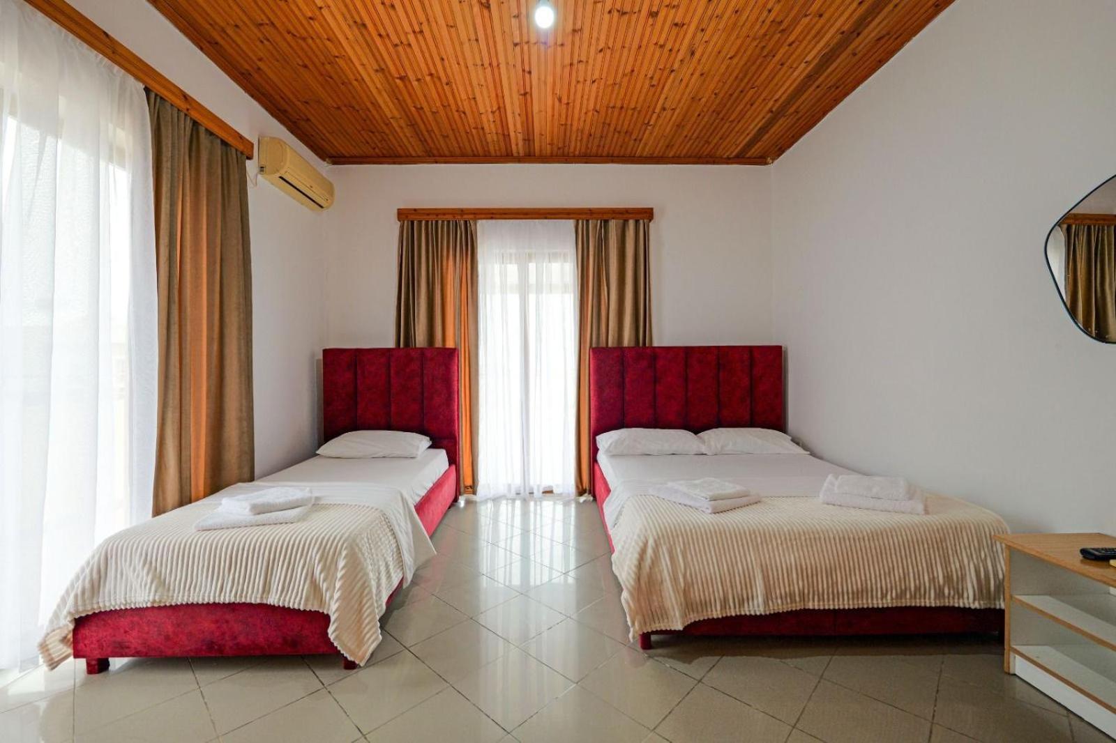 Hotel Eden Sarandë エクステリア 写真