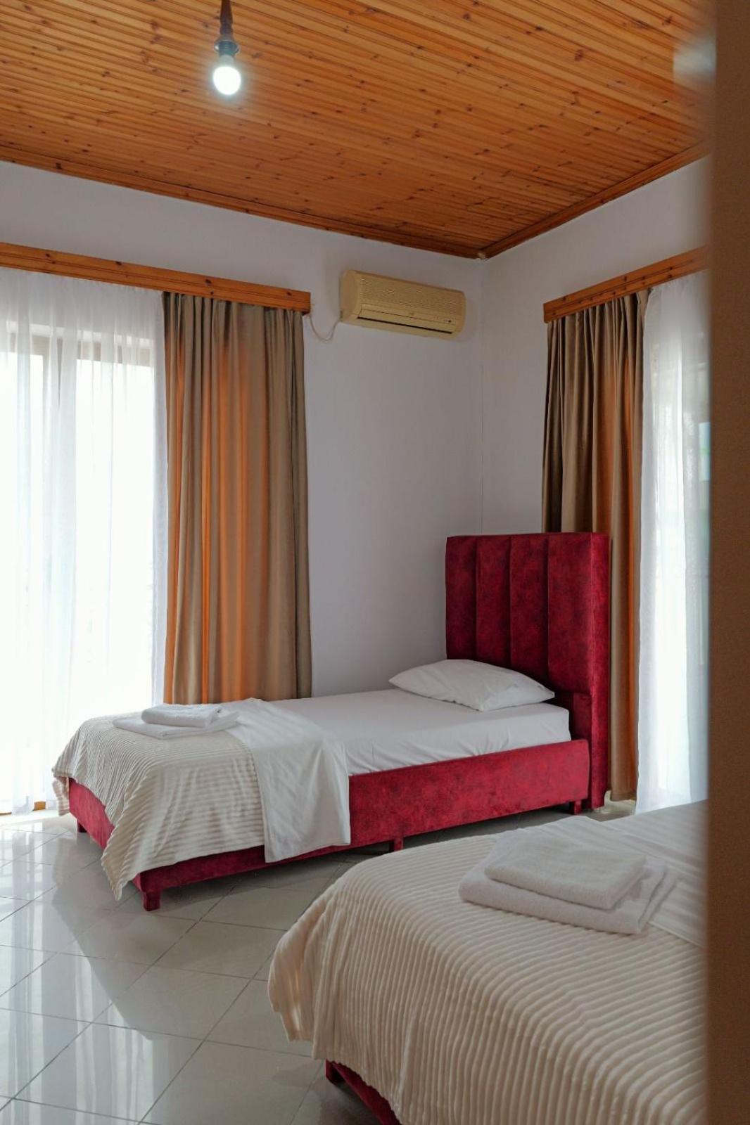 Hotel Eden Sarandë エクステリア 写真