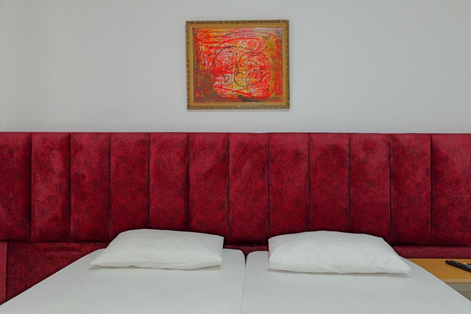 Hotel Eden Sarandë エクステリア 写真