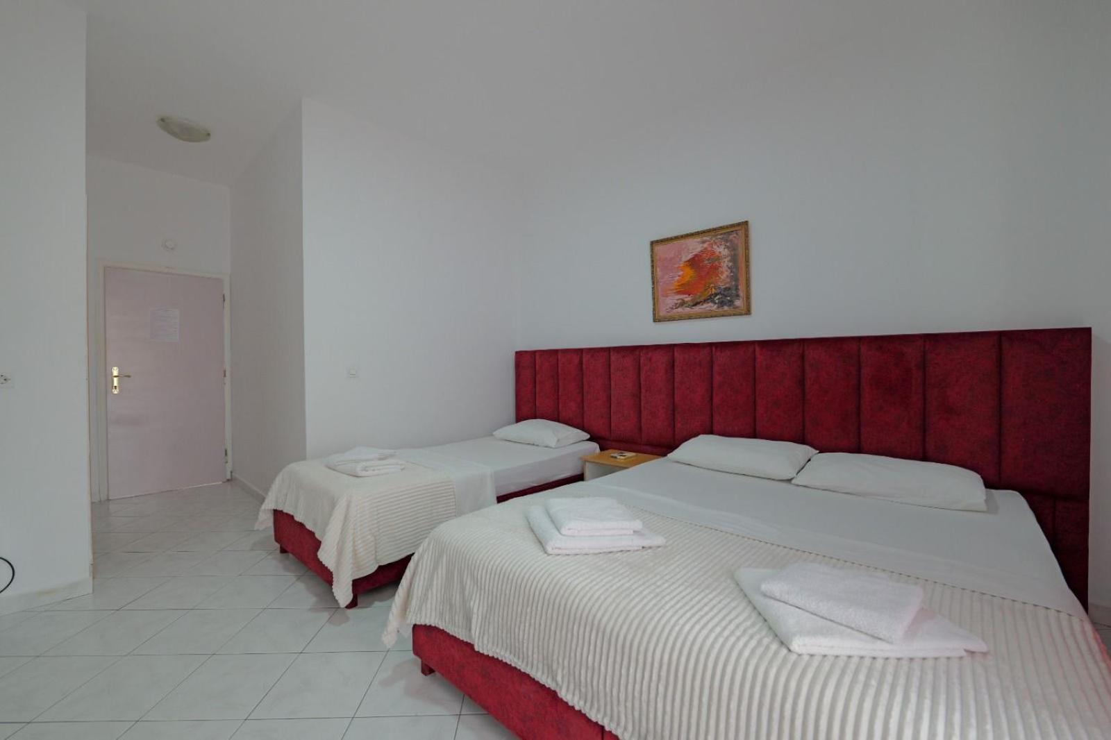 Hotel Eden Sarandë エクステリア 写真