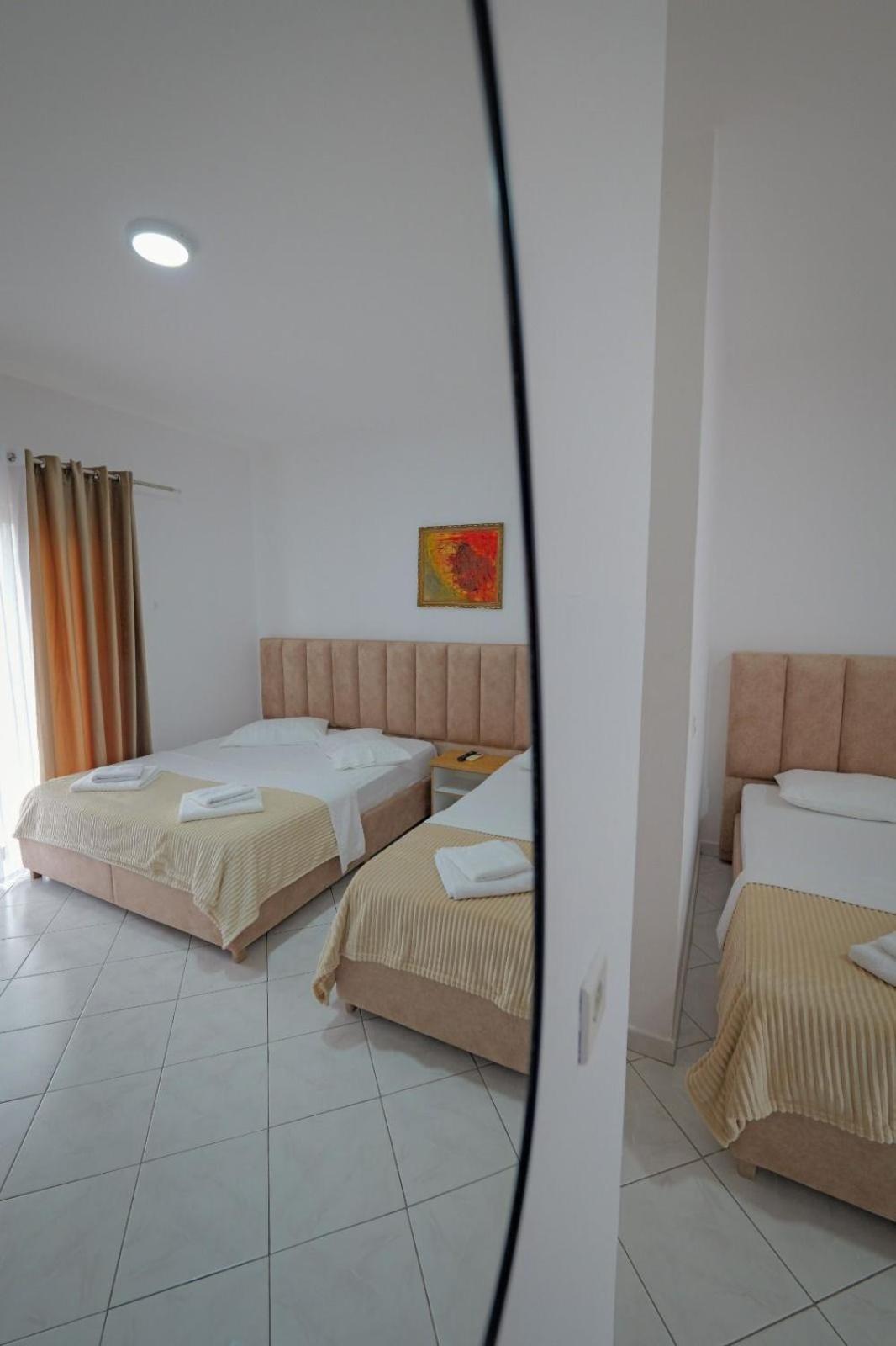 Hotel Eden Sarandë エクステリア 写真