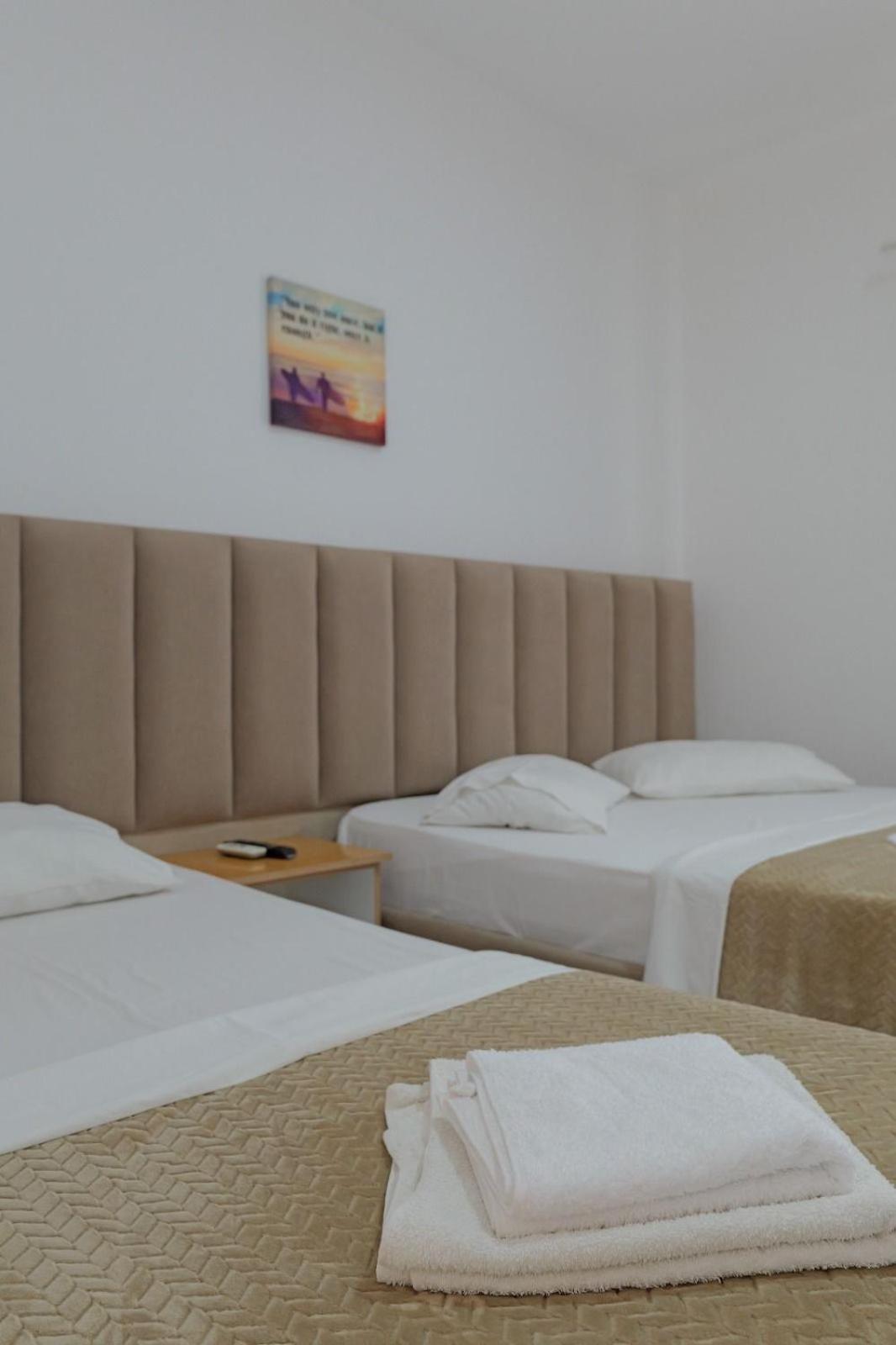 Hotel Eden Sarandë エクステリア 写真