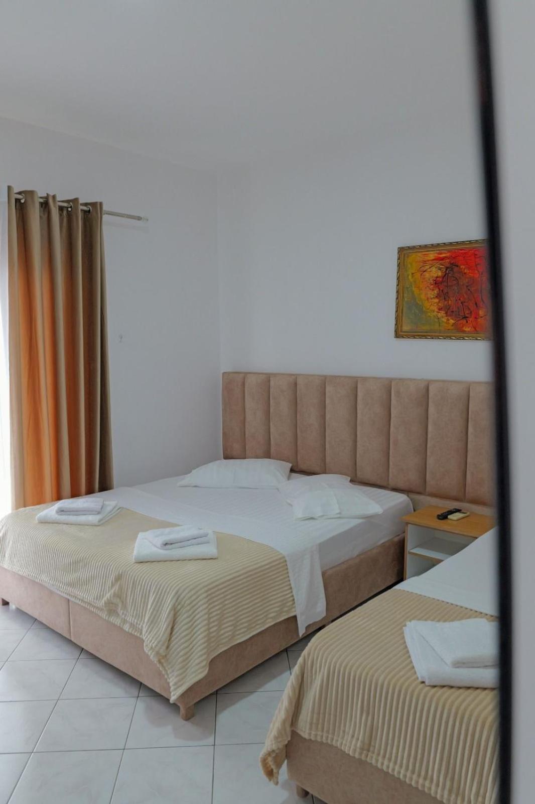 Hotel Eden Sarandë エクステリア 写真
