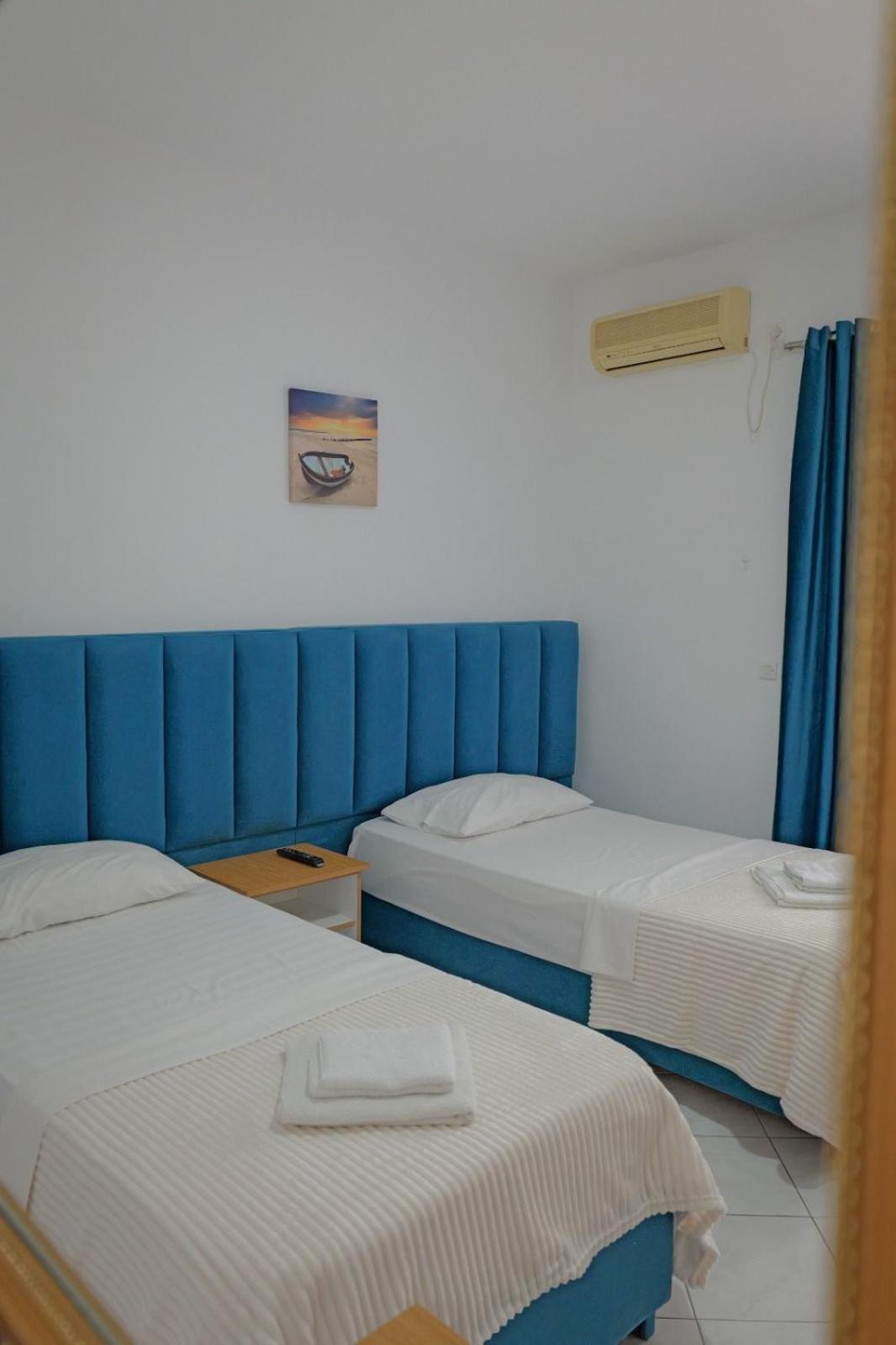 Hotel Eden Sarandë エクステリア 写真