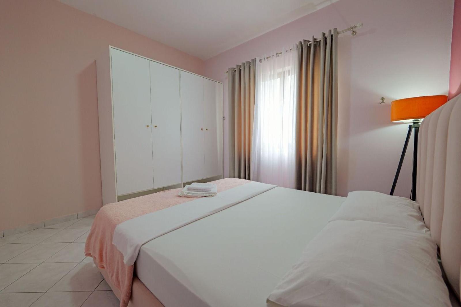Hotel Eden Sarandë エクステリア 写真